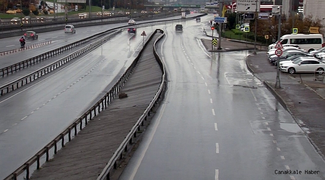İstanbul&#039;da boş kalan yollar havadan görüntülendi