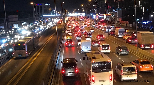 İstanbul&#039;da trafik yoğunluğu; yüzde 71 seviyesine çıktı