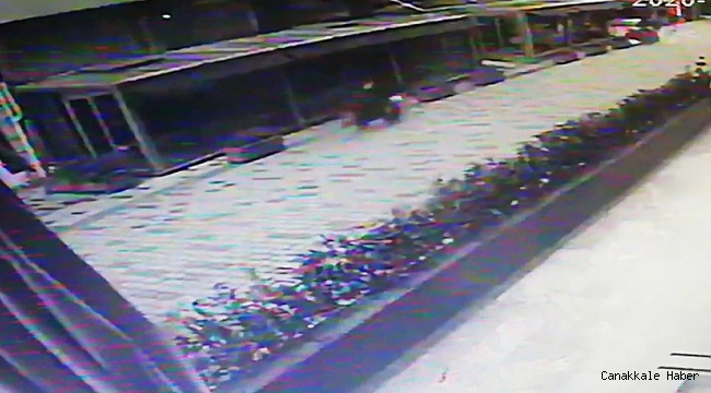 İstanbul&#039;un göbeğinde gasp anları kamerada