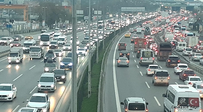 İstanbulda kısıtlama öncesi trafik yoğunluğu rekor seviyede