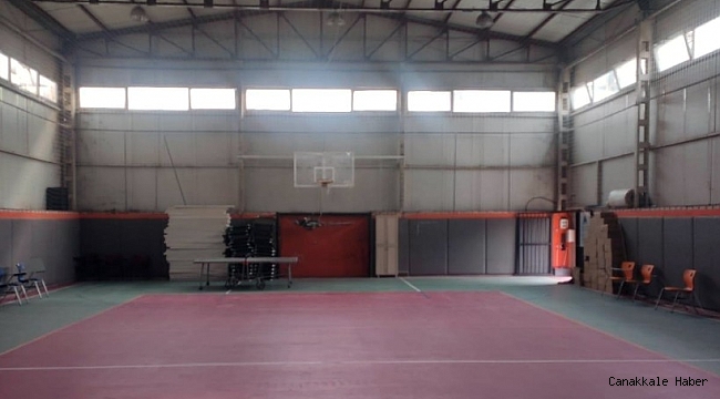 İzmir Valiliği spor salonunun hastaneye çevrildiği iddiasını yalanladı