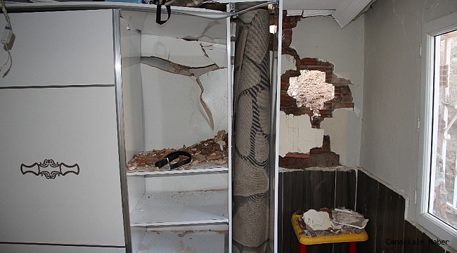 İzmir&#039;de depremden sonra heyelan paniği: Bazı evler zarar gördü