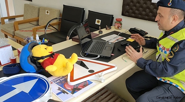 İzmir&#039;de jandarmadan öğrencilere &#039;uzaktan&#039; trafik eğitimi