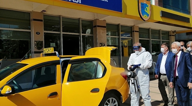 İzmir&#039;de taksilere ayda 3 bin 200 litreden fazla dezenfektan