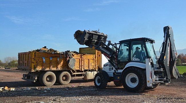 İzmit&#039;te 40 kamyon atık temizledi