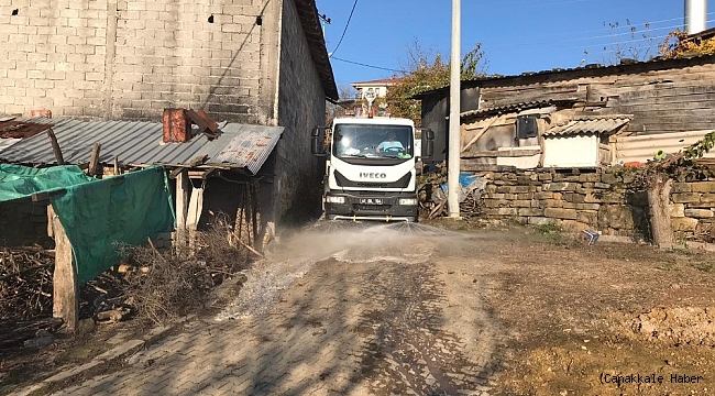 İzmit&#039;te sokağa çıkma kısıtlamasında dezenfeksiyon çalışması yapılıyor