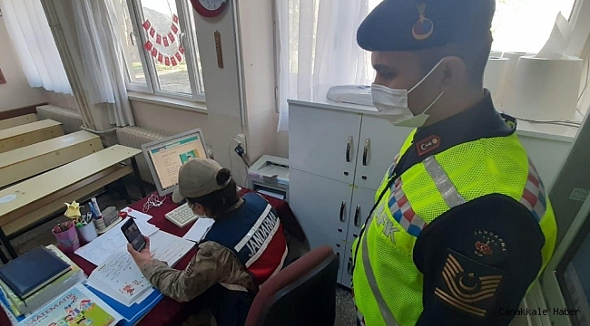 Jandarmadan öğrencilere EBA üzerinden eğitim