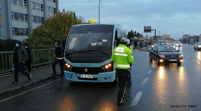 Kadıköy'de, korona virüs tedbirleri kapsamında toplu ulaşım araçlarına yönelik denetim yapıldı