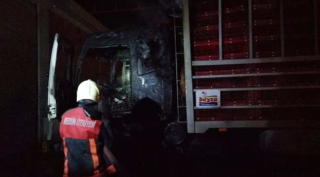 Kamyonun kupasında yangın maddi hasara yol açtı
