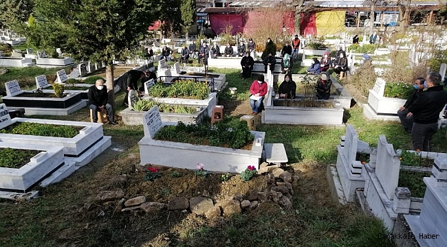 Karaöz dualarla anıldı