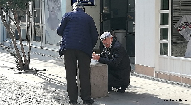 Karnı acıkan vatandaşlar sokağa döküldü
