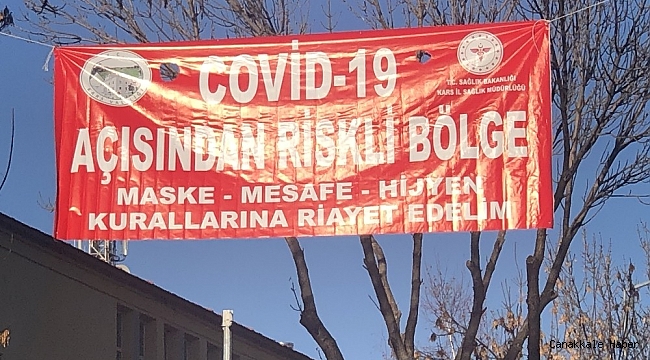 Kars&#039;ta bazı caddelere uyarıcı afişler asıldı