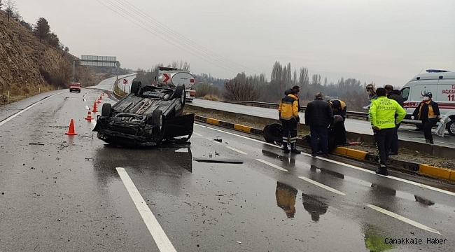 Kayganlaşan yolda otomobil takla attı, bir aile ölümden döndü