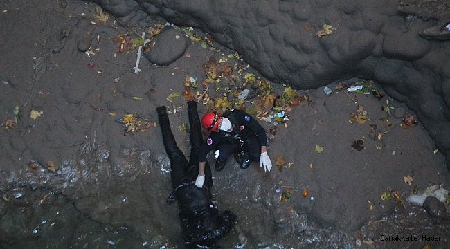 Kayıp gencin cesedi 50 metre derinlikteki obrukta bulundu