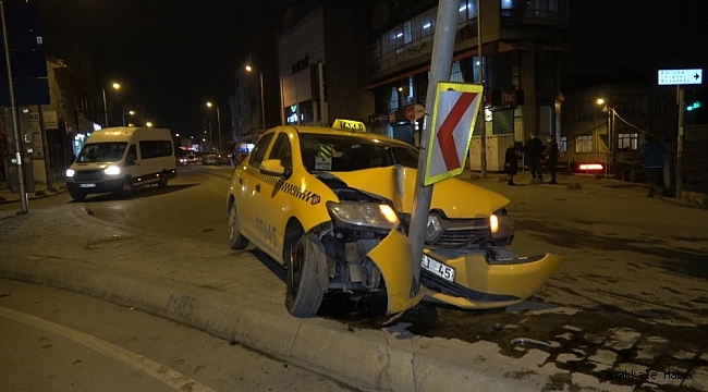 Kaza yaptı, aracını olduğu yerde bırakıp uzaklaştı