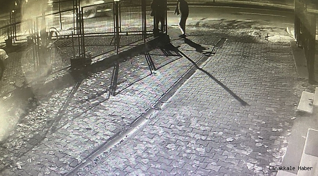 Kazada ters dönüp metrelerce sürüklenen lüks otomobilini yol ortasında bırakıp kaçtı