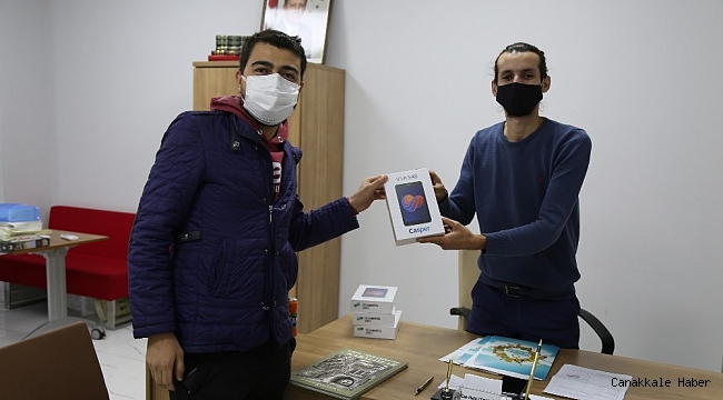 Kazananlara tablet ödülü verildi