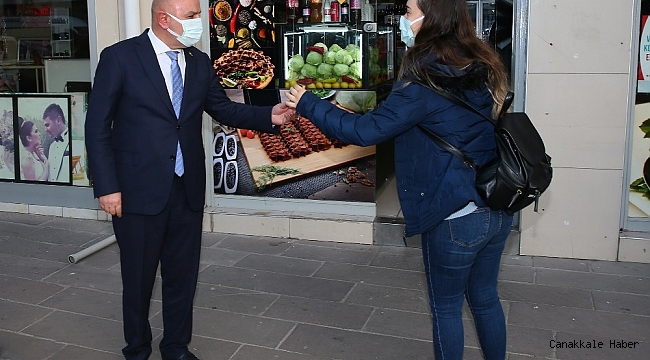 Keçiören Belediyesi&#039;nden ev ev maske, kolonya ve dezenfektan dağıtımı