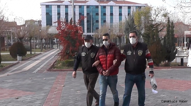 Kendilerini polis olarak tanıttılar, &#039;vatan&#039; parolasıyla kapıyı açmasını istedikleri kadını dolandırdılar