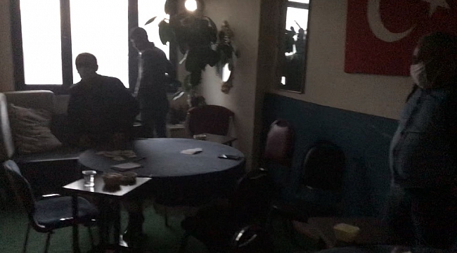 Kısıtlamada 'cenazemiz var' diyerek toplanıp kumar oynadılar