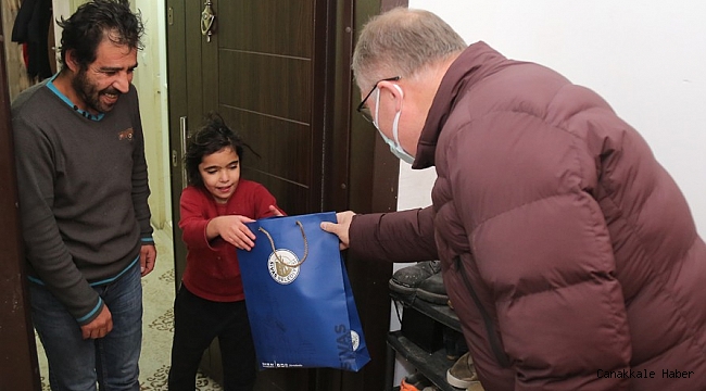 Kısıtlamada 5 bin aile ziyaret edilerek hediyeler verildi