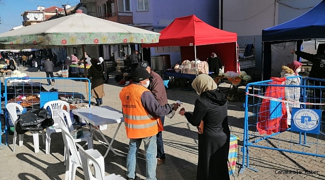 Kısıtlamalar nedeniyle ilçe pazarı cuma günü kuruldu