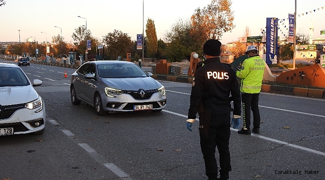 Kısıtlamanın son saatlerinde denetimler yoğunlaştı