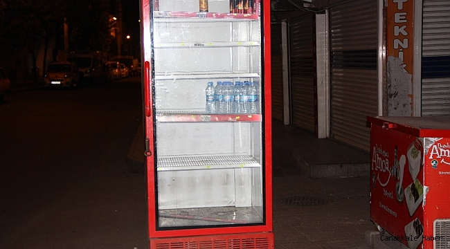 Kısıtlamayı fırsat bilen hırsızlar meşrubat dolabındaki içecekleri çaldı