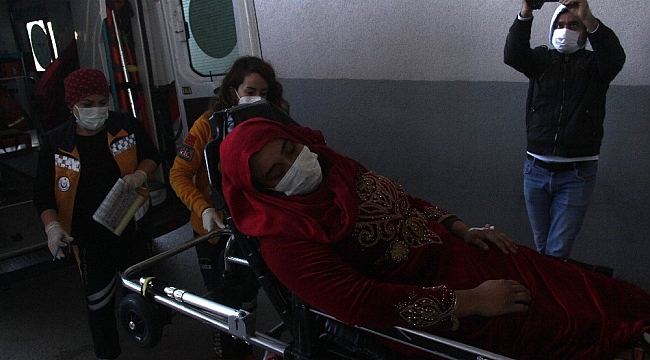 Kıskançlık krizine girip eşini banyoda bıçakladı