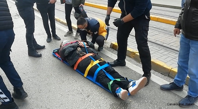 Kontrolden çıkan motosiklet park halindeki araca çarparak durabildi, sürücü yaralandı