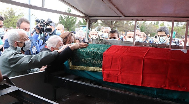 Koronaya yenik düşen doktora gözyaşı