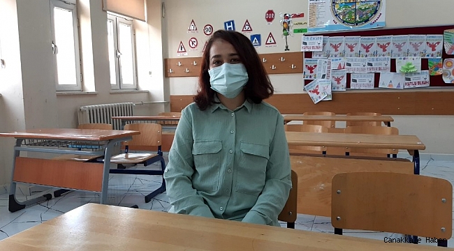 Koronayı yenen öğretmen soluğu sınıfında aldı