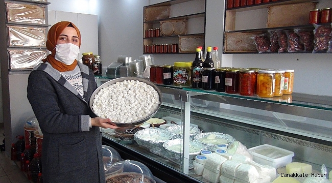 KOSGEB desteğiyle açtığı mandırada doğal ürünler satıyor