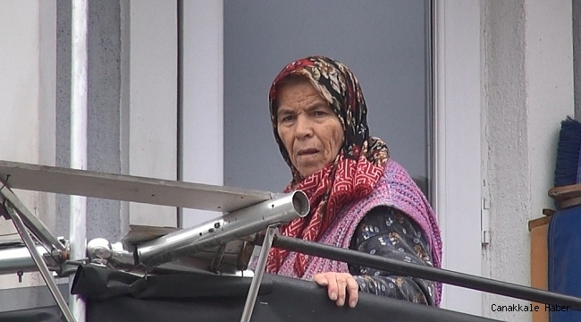 Kulakları duymayan yaşlı kadın acil yardım ekiplerini alarma geçirdi