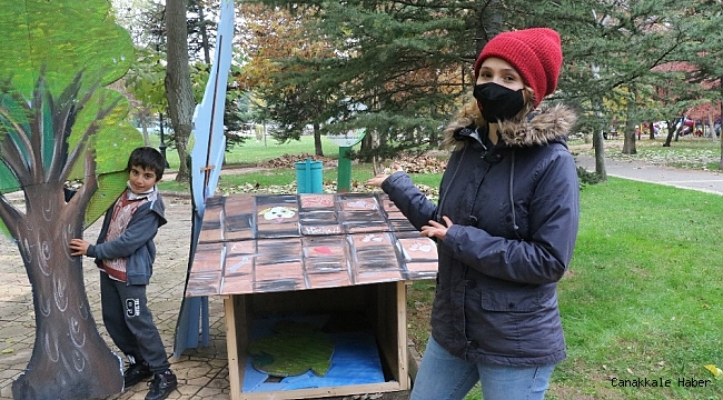 Kullanamadıkları dekorları sokak hayvanları için kulübeye dönüştürdüler