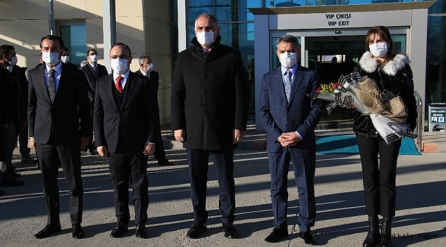 Kültür ve Turizm Bakanı Ersoy Elazığ&#039;dan Tunceli&#039;ye geçti