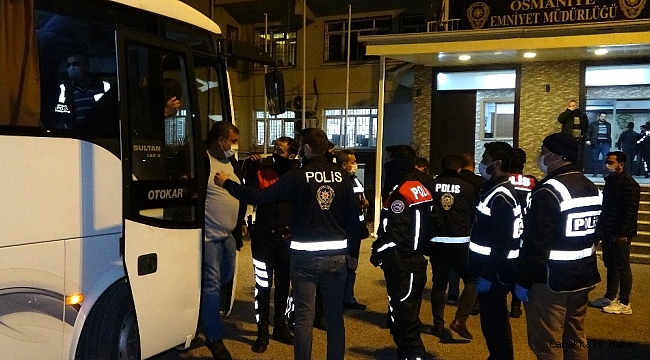 Kumarhaneye çevrilen iş yerine şok baskın