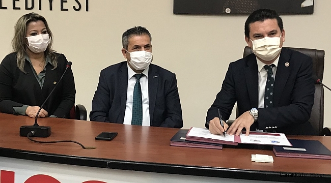 Kumluca Belediyesi&#039;nde memurlara sözleşme morali