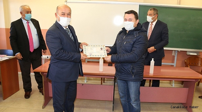 Kursiyerlere ustalık ve kalfalık belgeleri verildi