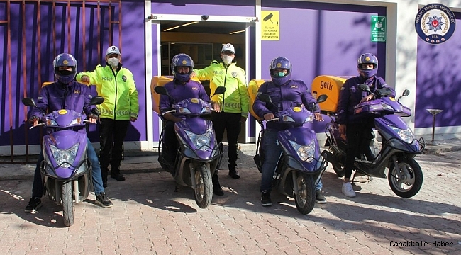 Kuryelere 'hayatıma kastım yok, kaskım var' bilgilendirmesi