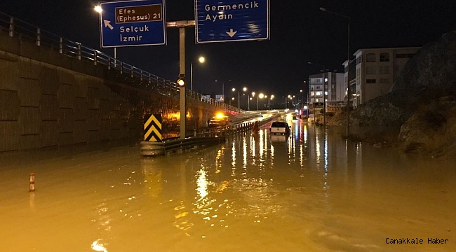 Kuşadası&#039;nda sağanak yağış etkili oldu