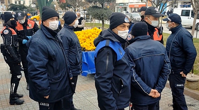 Kuyruk oluşturan esnafa ceza yazıldı