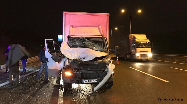 Kuzey Marmara Otoyolu&#039;nda kamyon tıra çarptı: 1 yaralı