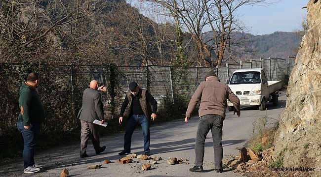 Mahallelinin üstüne taş yağıyor