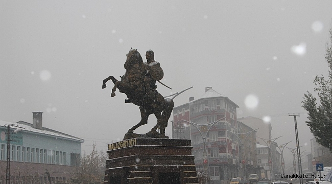 Malazgirt&#039;te mevsimin ilk karı yağdı