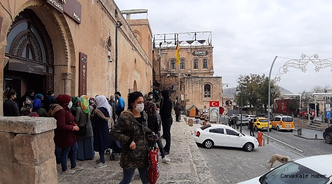 Mardin&#039;de korona virüs kuyruğu