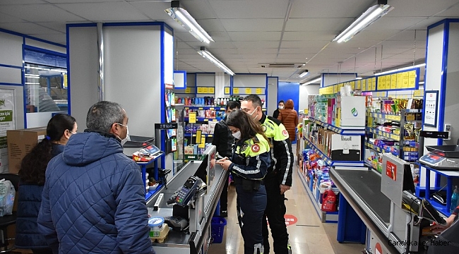 Marmaris&#039;te alışveriş saatlerinde marketler denetleniyor