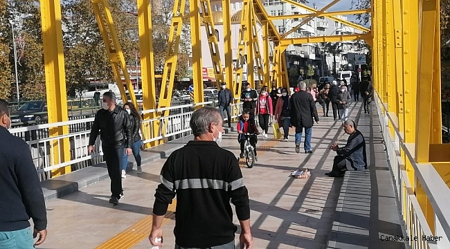 Maskesiz kaval çalıp para topladı, polise cevabı &#039;pes&#039; dedirtti