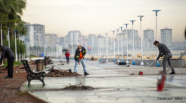 Mersin&#039;de yoğun yağışın izleri siliniyor