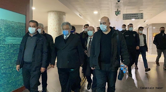 Metin Akpınar ve Müjdat Gezen&#039;in &#039;Cumhurbaşkanına hakaret&#039; davası başladı